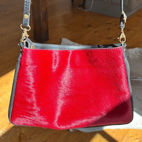 Italian Made Red Cowhide Black Leather Crossbody Bag - Picture 3 of 14